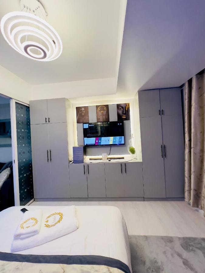 Azure Urban Residences - The Paris Hilton Club Apartment