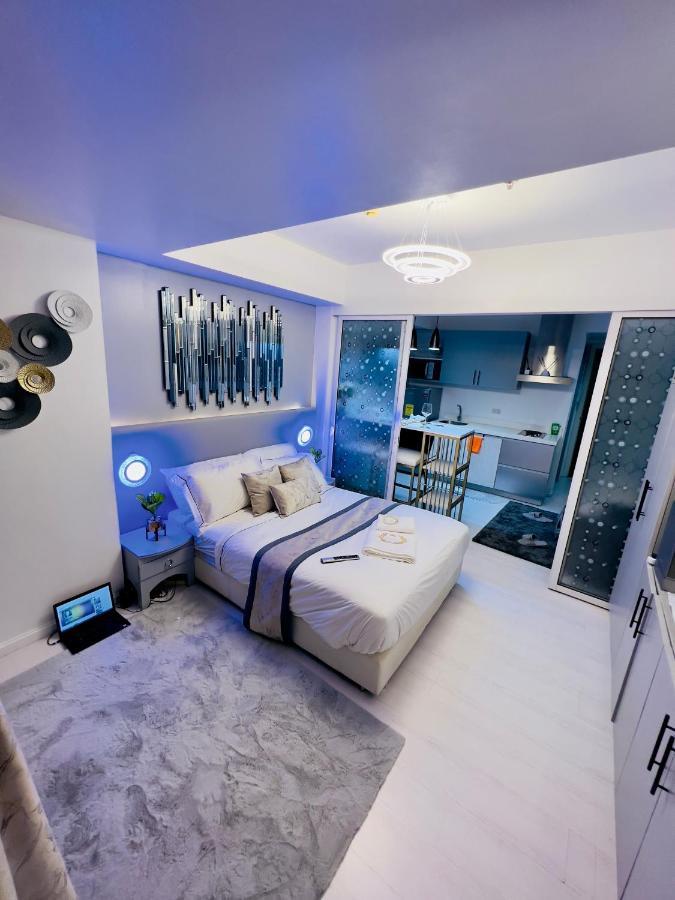Azure Urban Residences - The Paris Hilton Club * Manila